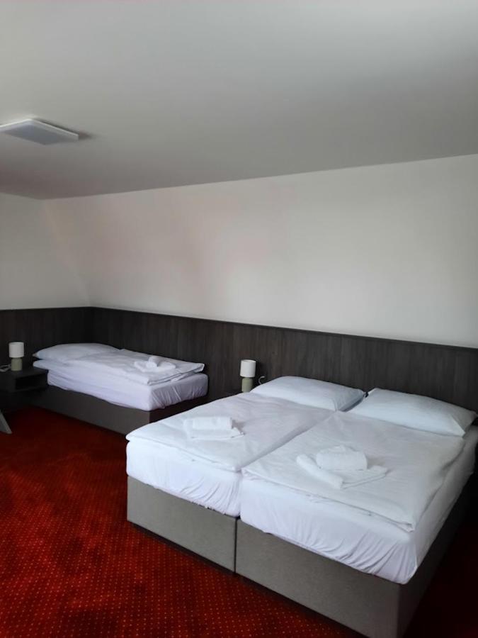 Hotel Orka โมราฟสกา เชโบวา ภายนอก รูปภาพ