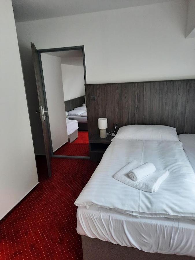 Hotel Orka โมราฟสกา เชโบวา ภายนอก รูปภาพ