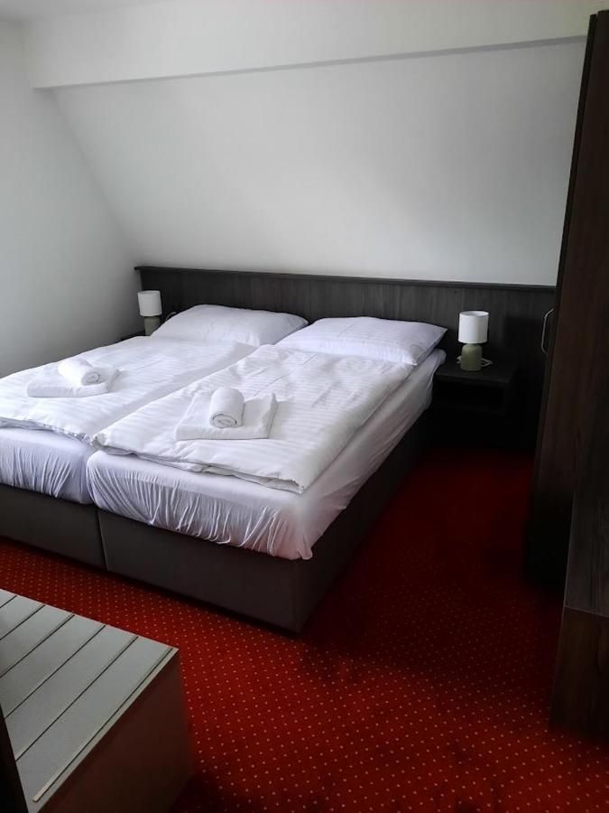Hotel Orka โมราฟสกา เชโบวา ภายนอก รูปภาพ