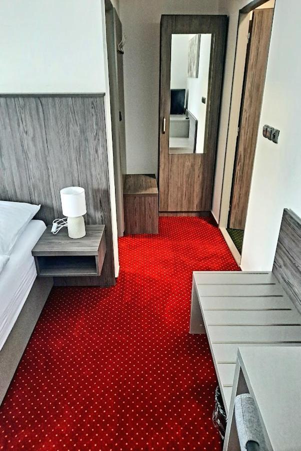 Hotel Orka โมราฟสกา เชโบวา ภายนอก รูปภาพ