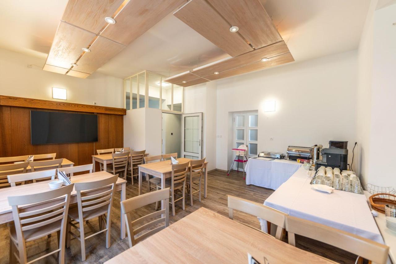 Hotel Orka โมราฟสกา เชโบวา ภายนอก รูปภาพ