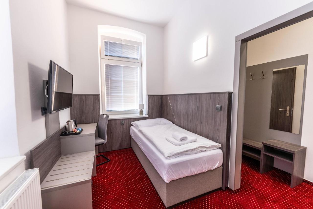 Hotel Orka โมราฟสกา เชโบวา ภายนอก รูปภาพ